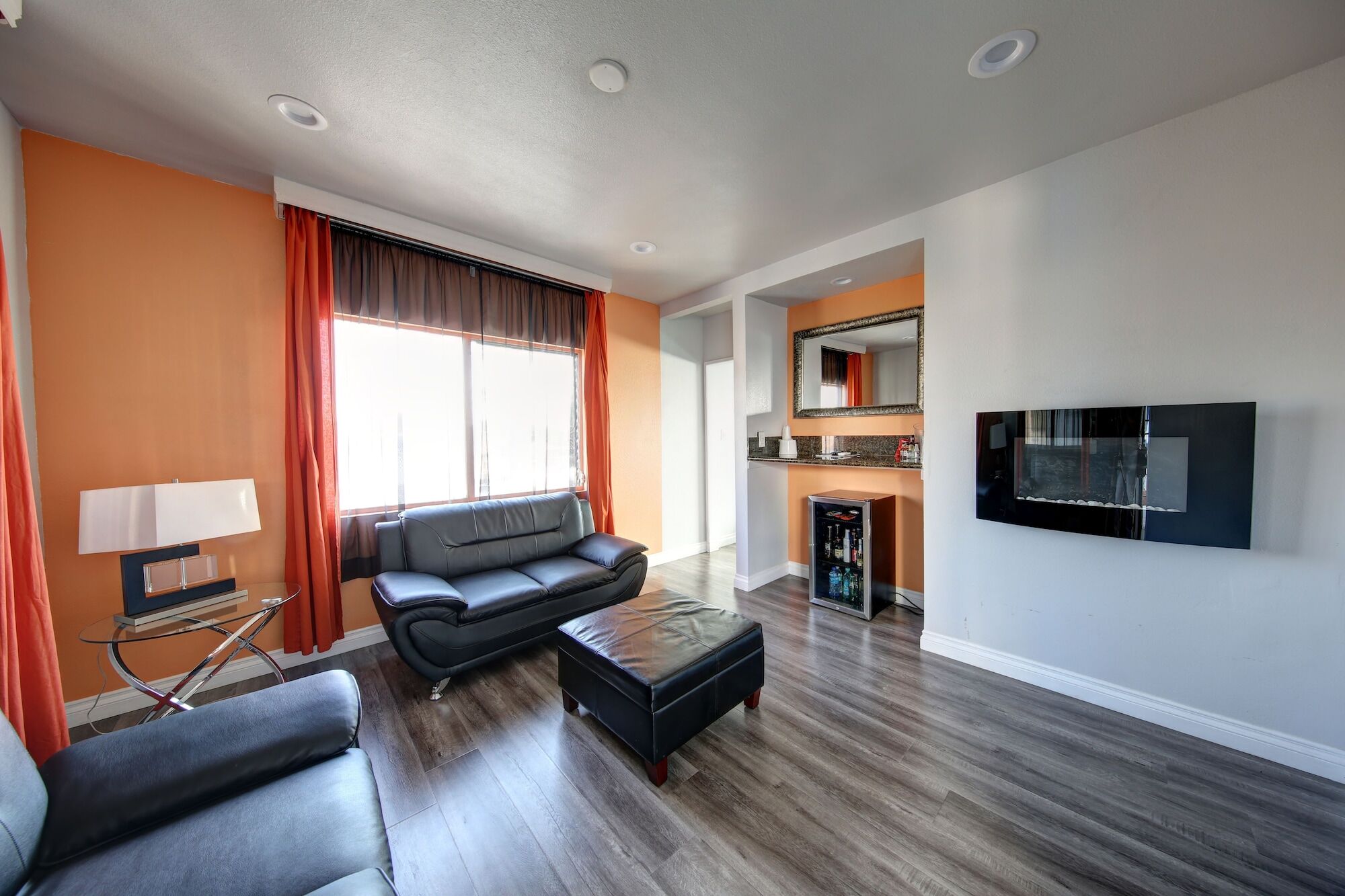 La Adventurer Hotel 3*